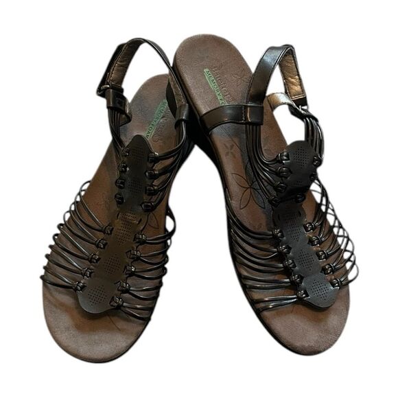 Like New! Baretraps - Size 10 Black Sandals - Picture 1 of 4